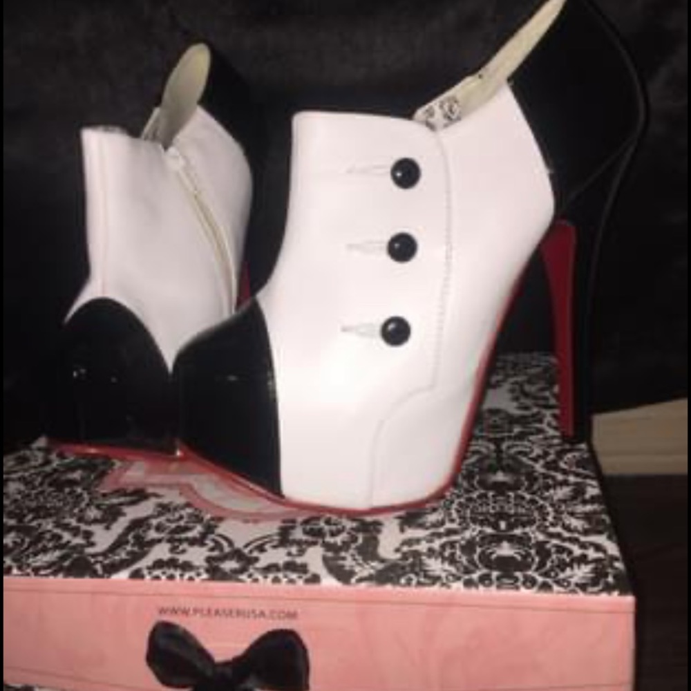 Bordello size 7
